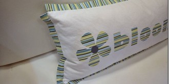 pillow-with-flower-and-word-applique-32_thumb