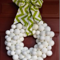 winter-snowball-wreath-1d_thumb[2]