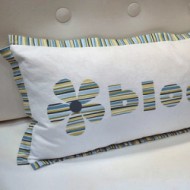 thumbnail--notched flange pillow