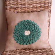 inspiration files--felt dahlia pillow from dont disturb this groove 1 inspiration files--felt dahlia pillow from dont disturb this groove 1