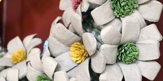 paper pulp egg carton flower wreath 4