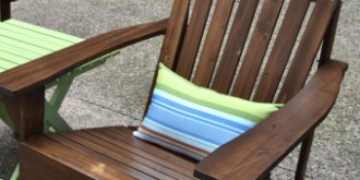 Step-by-step instructions for making a weather-resistant outdoor pillow with zipper enclosure