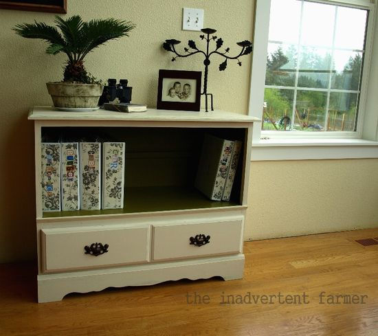 Repurposed dresser--dresser turned into bookshelf, from The Inadvertent Farmer blog