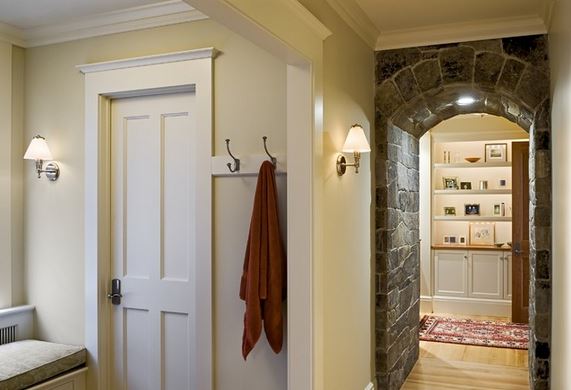 door trim idea - hallway by Smith and Vansant Architects, via Houzz