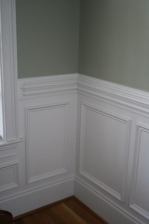Beautiful wall trim molding - traditional wainscoting with contrasting wall color above the chair rail, via Garden Web