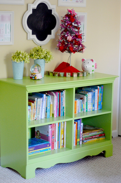 bookshelf from Yankee Drawl blog