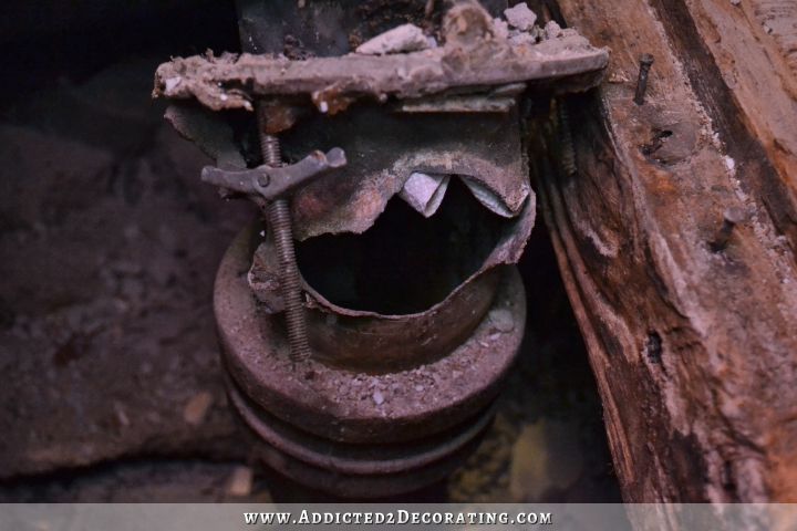 hallway bathroom - broken sewer pipe