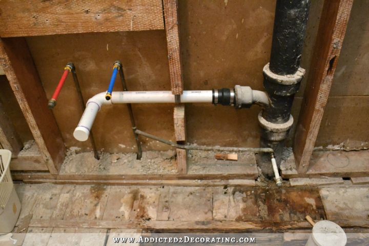 hallway bathroom - tiled walls demolition 13