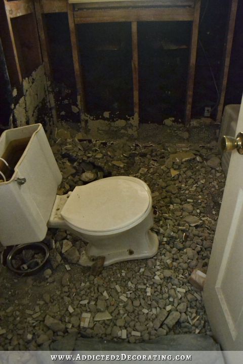 hallway bathroom - tiled walls demolition 8