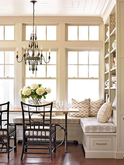 breakfast room banquette - via Midwest Living