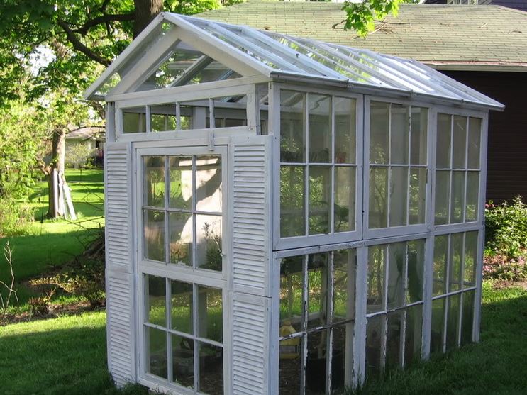 20+ Ways To Repurpose Old Windows (Upcycled Window Projects)