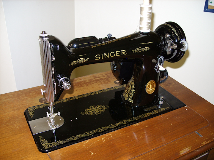 my old sewing machine - vintage 1940s or 1950s Singer sewing machine