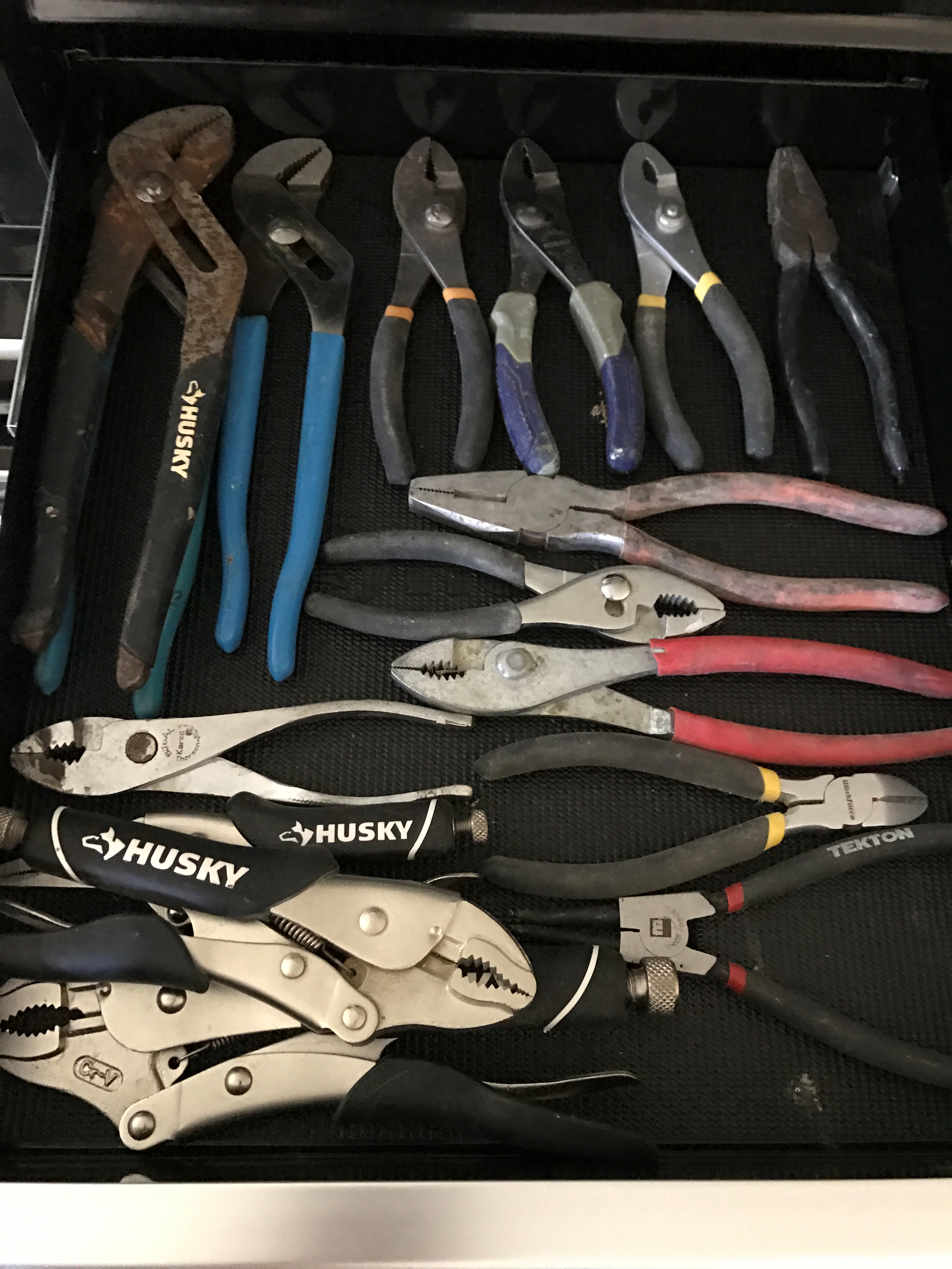 tool chest organization - pliers
