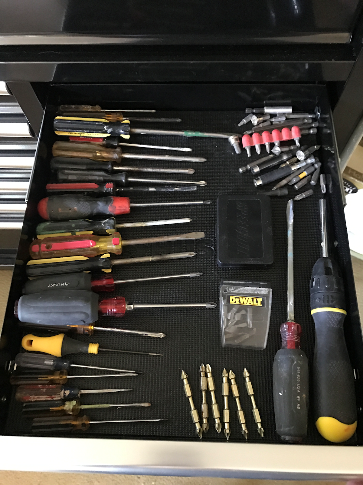 tool chest organization - screwdrivers and screwdriver bits