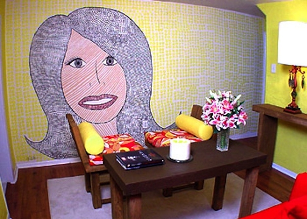 trading spaces - Hildi-paints-a-mural-of-herself