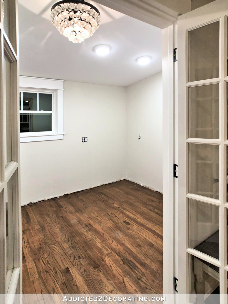 butler's pantry design -- empty room before the pantry build began