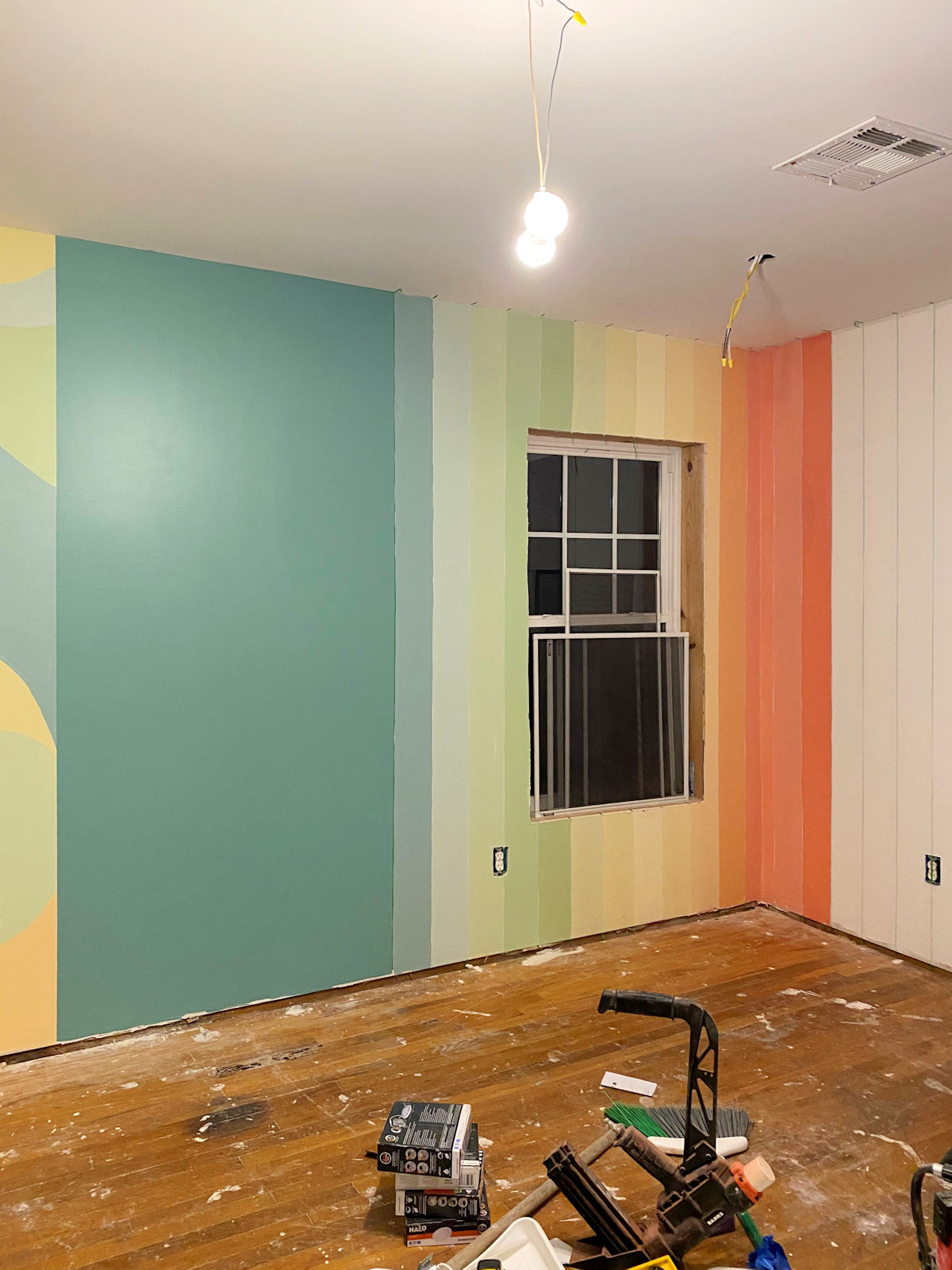 home gym walls with gradient stripes 5
