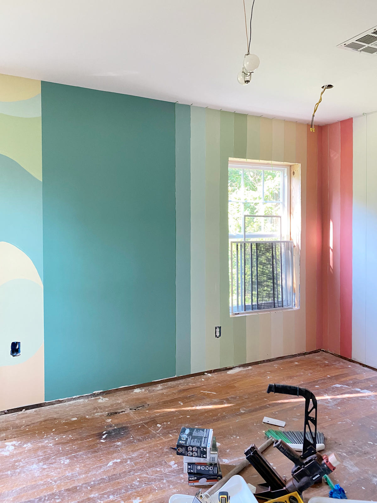 home gym walls with gradient stripes 6