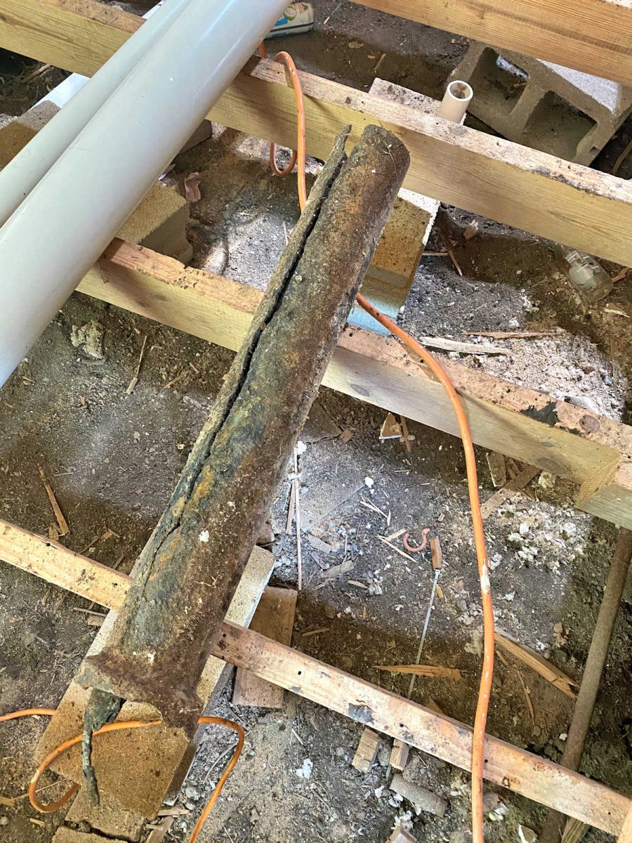 crack in cast iron plumbing pipe