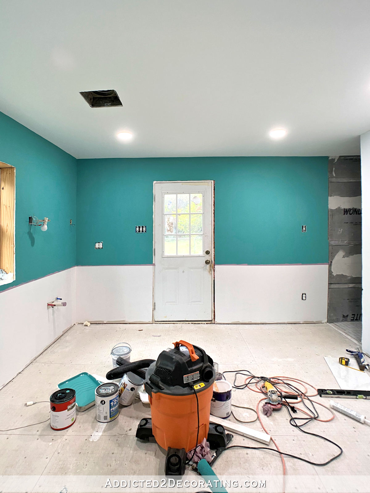 Master Bathroom Progress – Color On The Walls!
