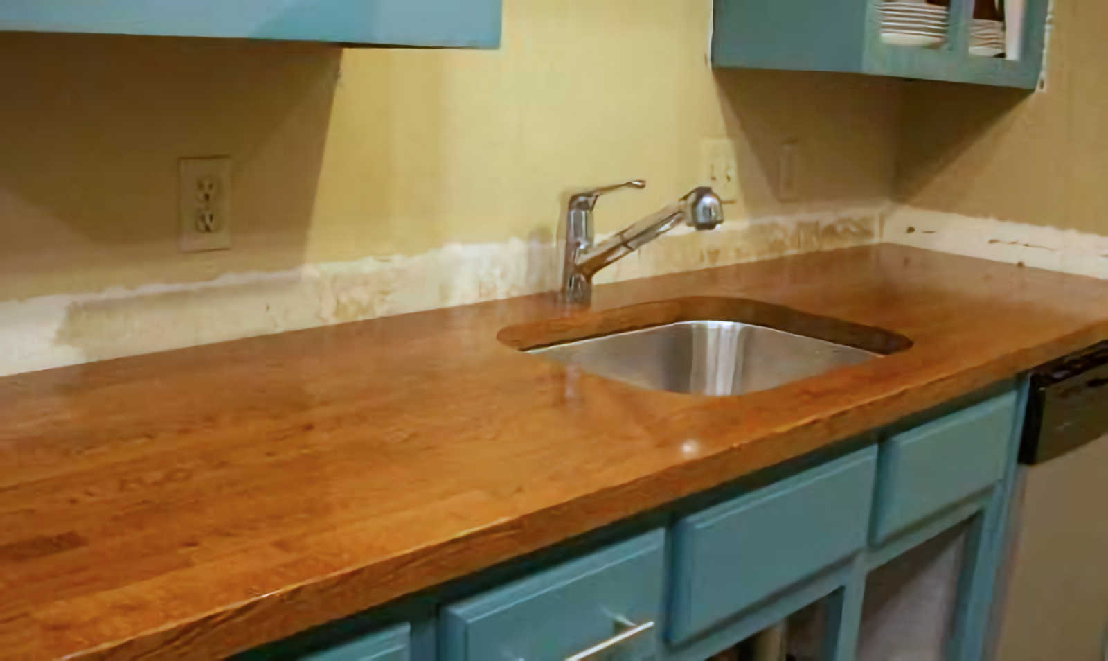 waterlox butcher block countertop - oak with one coat of Minwax English Chestnut stain