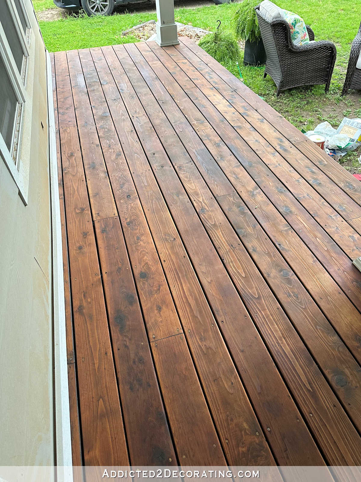 Ready Seal stain and sealer use on cedar wood front porch