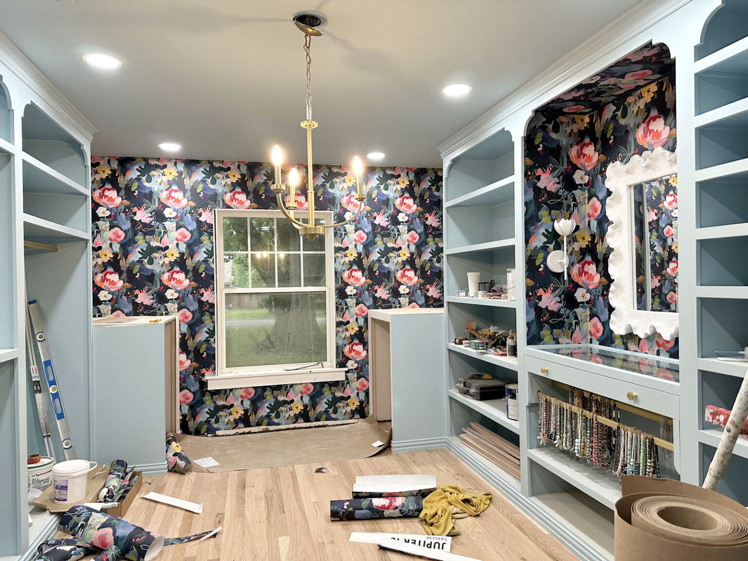 The Walk-In Closet Wallpaper Is Up! - Addicted 2 Decorating®