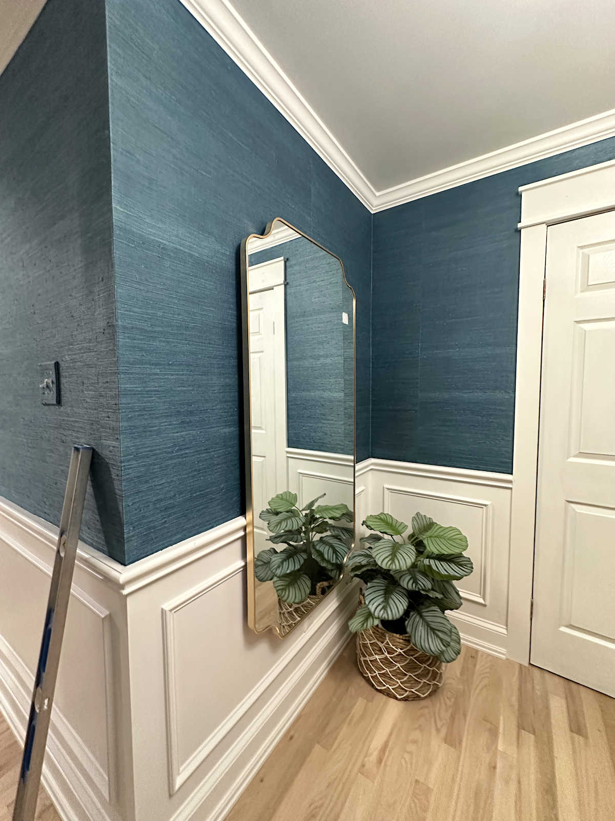 Foyer Mirror, Bedroom Bench, and Question About The Longest Bedroom Wall