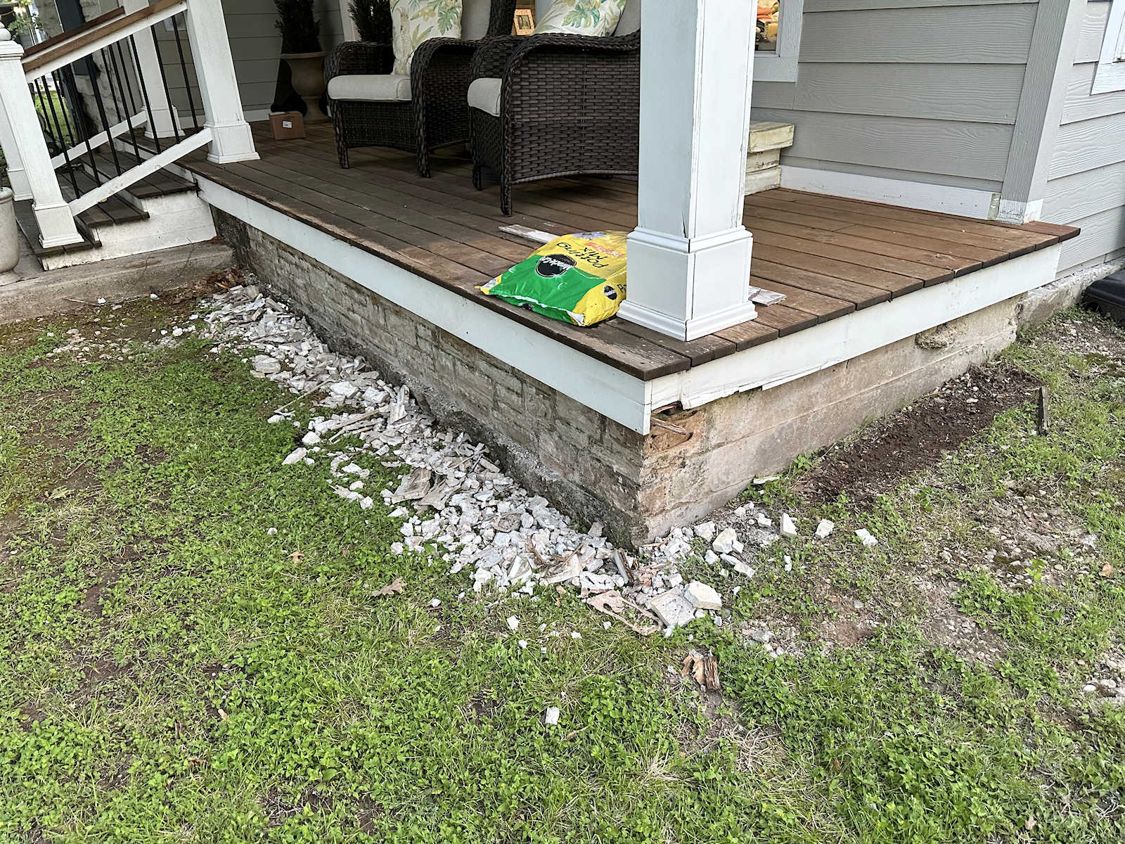 Front Porch & Front Exterior Refresh Begins - DeclutterStore