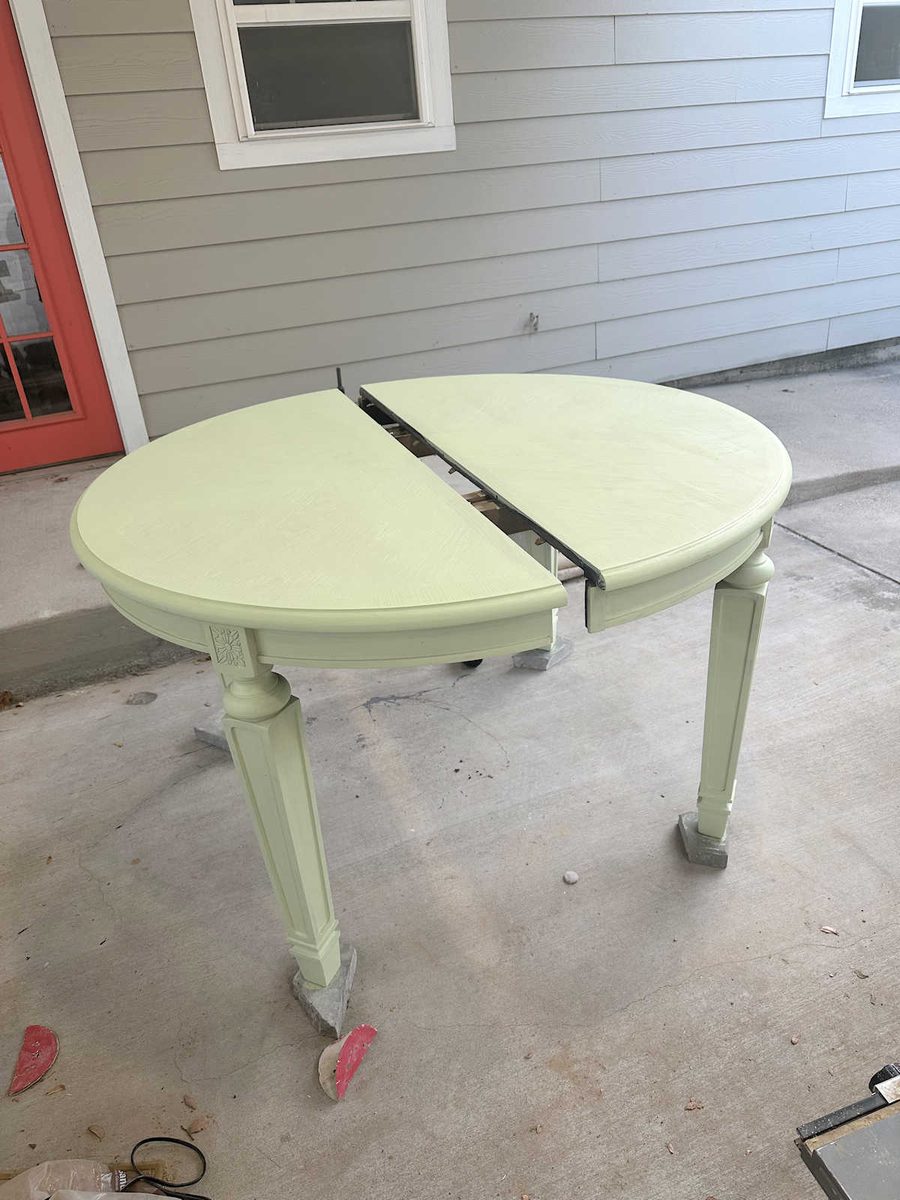 Dining table makeover progress -- sanded and primed with Sherwin Williams Extreme Bond Primer